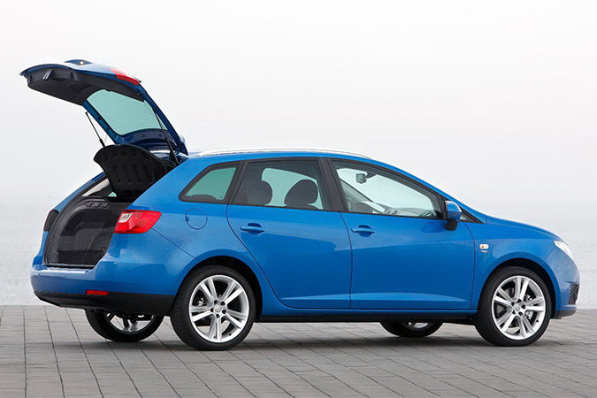 Family station wagon cars rental